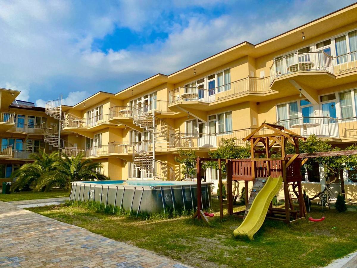 Mini Hotel Diva Alakhadzi Exterior foto
